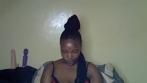 Snapshot of sexy_sazii chatting on October 11, 2:33 am sexy_sazii online show from October 11, 2:33 am