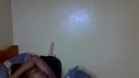 Snapshot of sexy_sazii chatting on October 15, 12:00 am sexy_sazii online show from October 15, 12:00 am
