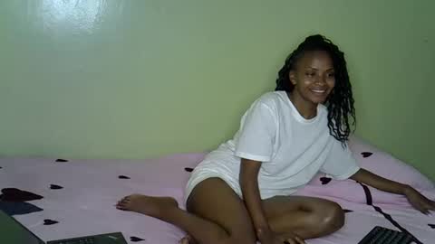 Snapshot of sexy_shan09 chatting on December 2, 5:13 am sexy_shan09 online show from December 2, 5:13 am