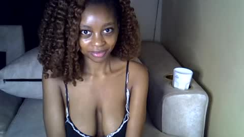 Snapshot of sexy_short chatting on July 5, 4:19 am Janet online show from July 5, 4:19 am