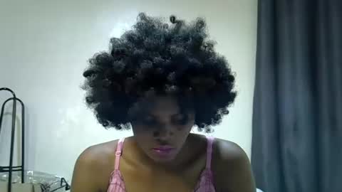 Snapshot of sexy_vero01 chatting on June 12, 9:41 am sexy_vero01 online show from June 12, 9:41 am