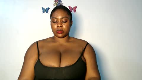 Snapshot of sexy_wetpussyy chatting on December 14, 1:33 am Luna online show from December 14, 1:33 am