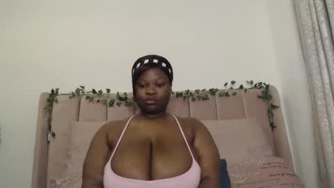 Snapshot of sexyangiexx chatting on September 18, 11:07 pm Angie online show from September 18, 11:07 pm