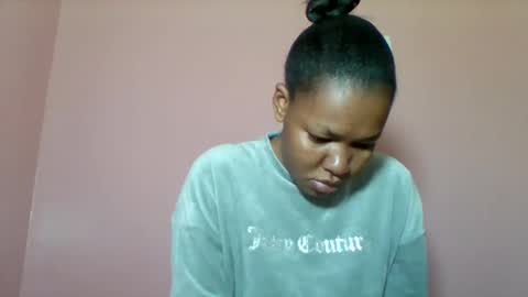 Snapshot of sexyapple2002 chatting on September 11, 7:19 am sexyapple2002 online show from September 11, 7:19 am
