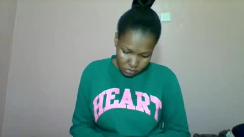 Snapshot of sexyapple2002 chatting on September 17, 8:43 pm sexyapple2002 online show from September 17, 8:43 pm
