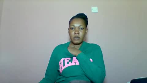 Snapshot of sexyapple2002 chatting on September 26, 11:31 pm sexyapple2002 online show from September 26, 11:31 pm