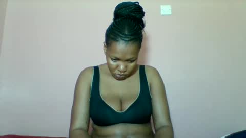 Snapshot of sexyapple2002 chatting on October 5, 10:46 am sexyapple2002 online show from October 5, 10:46 am