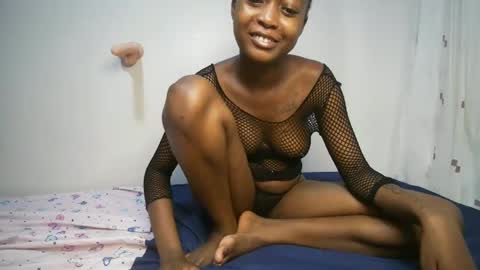 sexyasspetitte_ online show from January 11, 9:46 pm