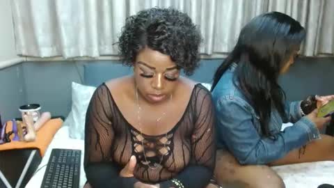 Snapshot of sexyassshaz chatting on January 18, 12:36 am shazz online show from January 18, 12:36 am