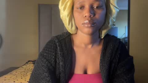 Snapshot of sexyasszeeee chatting on June 15, 11:12 am sexyasszeeee online show from June 15, 11:12 am