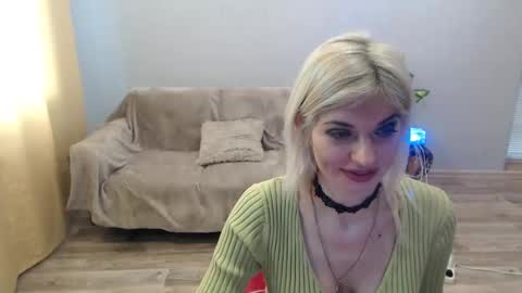 sexybeatriice online show from March 19, 7:12 am