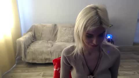 Snapshot of sexybeatriice chatting on May 3, 6:19 am sexybeatriice online show from May 3, 6:19 am