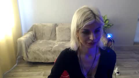 Snapshot of sexybeatriice chatting on May 10, 6:18 am sexybeatriice online show from May 10, 6:18 am