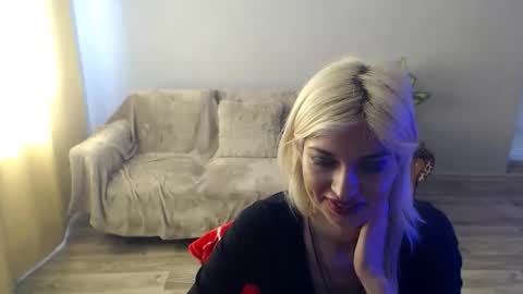 Snapshot of sexybeatriice chatting on May 16, 6:21 am sexybeatriice online show from May 16, 6:21 am