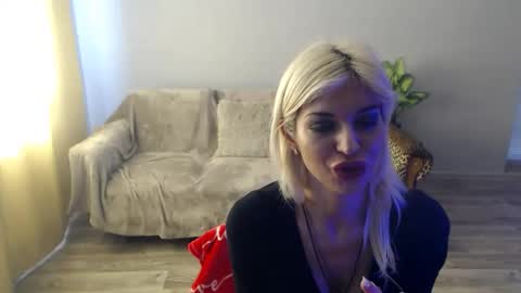 Snapshot of sexybeatriice chatting on May 16, 6:32 am sexybeatriice online show from May 16, 6:32 am
