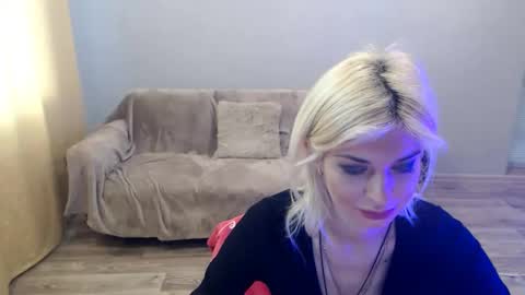 Snapshot of sexybeatriice chatting on May 17, 6:11 am sexybeatriice online show from May 17, 6:11 am
