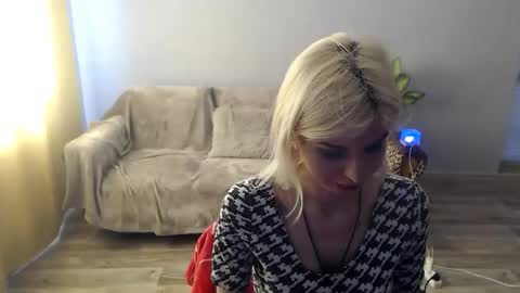 Snapshot of sexybeatriice chatting on May 19, 6:20 am sexybeatriice online show from May 19, 6:20 am