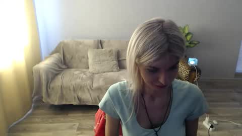 Snapshot of sexybeatriice chatting on May 31, 6:21 am sexybeatriice online show from May 31, 6:21 am