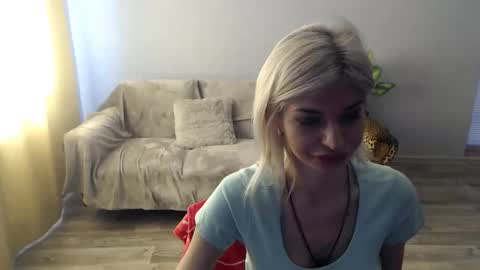 Snapshot of sexybeatriice chatting on June 3, 6:16 am sexybeatriice online show from June 3, 6:16 am