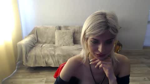 Snapshot of sexybeatriice chatting on June 5, 6:31 am sexybeatriice online show from June 5, 6:31 am