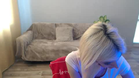 Snapshot of sexybeatriice chatting on June 29, 10:15 am sexybeatriice online show from June 29, 10:15 am