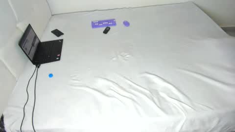 sexybootydoll online show from June 10, 12:37 pm