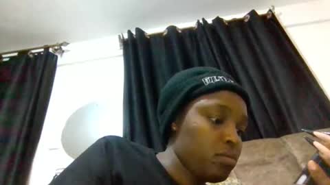 Snapshot of sexybrown0 chatting on October 29, 9:11 am sexybrown0 online show from October 29, 9:11 am