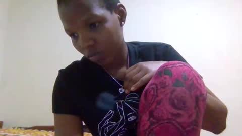 Snapshot of sexybrown14 chatting on September 14, 11:09 am Essy online show from September 14, 11:09 am