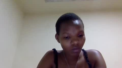 Snapshot of sexybrown14 chatting on September 16, 9:43 am Essy online show from September 16, 9:43 am