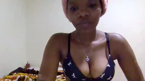 Snapshot of sexybrown14 chatting on September 18, 3:52 am Essy online show from September 18, 3:52 am