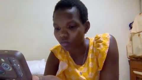 Snapshot of sexybrown14 chatting on October 13, 6:13 am Essy online show from October 13, 6:13 am