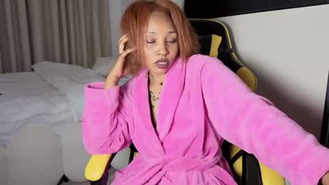 Snapshot of sexycabdy chatting on September 10, 12:32 am sexycabdy online show from September 10, 12:32 am