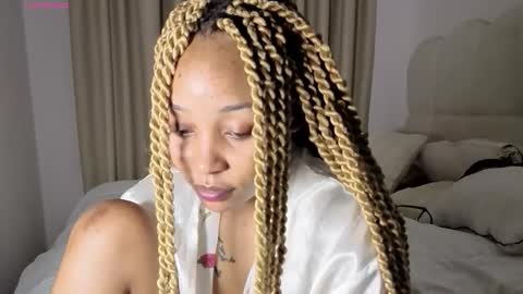 Snapshot of sexycabdy chatting on October 13, 12:21 am sexycabdy online show from October 13, 12:21 am