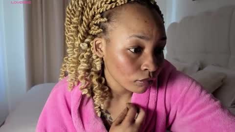 Snapshot of sexycabdy chatting on October 17, 9:56 am sexycabdy online show from October 17, 9:56 am