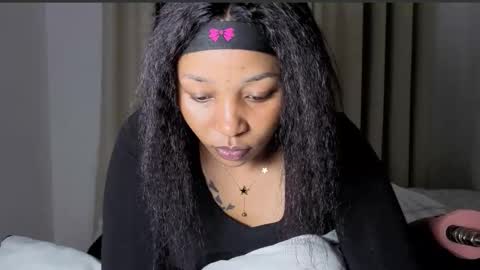 Snapshot of sexycabdy chatting on November 10, 11:15 pm sexycabdy online show from November 10, 11:15 pm