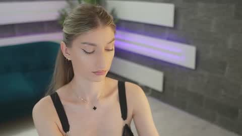 Celline online show from June 19, 5:34 am