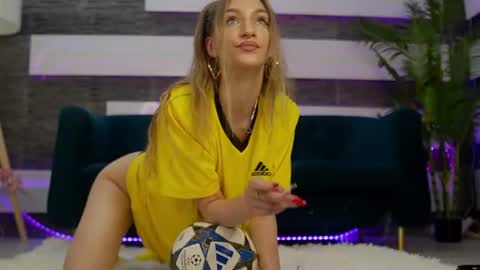Celline online show from June 26, 4:39 am