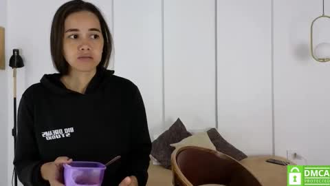 chanell and yina online show from November 24, 1:22 pm