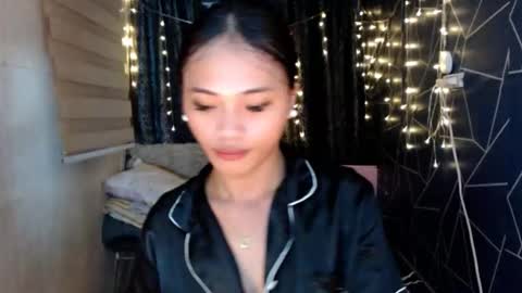 Miss Cheng online show from November 15, 8:00 am