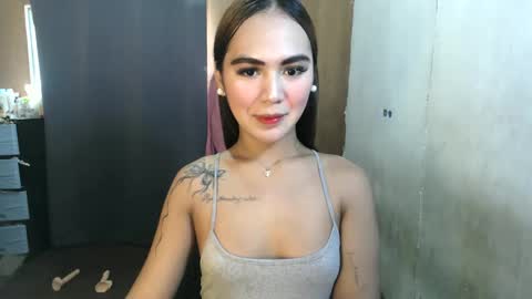 Snapshot of sexycheskax18 chatting on May 18, 3:13 am pretty Cheska online show from May 18, 3:13 am
