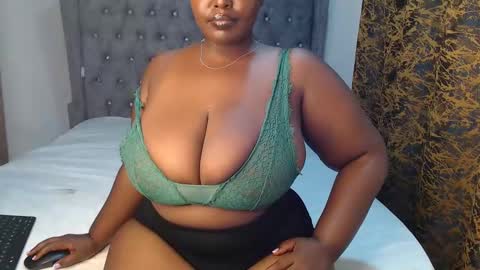 Snapshot of sexychocco_ chatting on January 11, 6:12 pm sexychocco online show from January 11, 6:12 pm