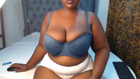 Snapshot of sexychocco_ chatting on January 16, 10:53 am sexychocco online show from January 16, 10:53 am