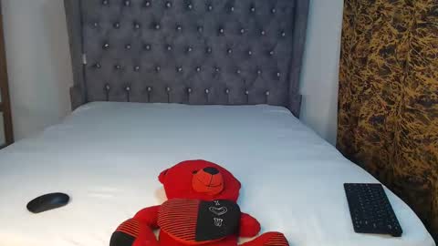 Snapshot of sexychocco_ chatting on January 17, 8:02 am sexychocco online show from January 17, 8:02 am