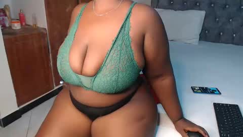 Snapshot of sexychocco_ chatting on January 25, 7:49 pm sexychocco online show from January 25, 7:49 pm