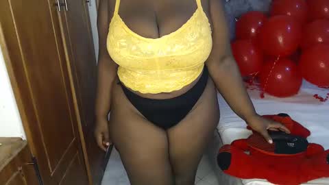 Snapshot of sexychocco_ chatting on February 16, 8:44 pm sexychocco online show from February 16, 8:44 pm