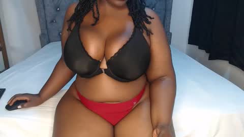 Snapshot of sexychocco_ chatting on September 21, 10:33 pm sexychocco online show from September 21, 10:33 pm