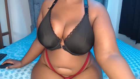 Snapshot of sexychocco_ chatting on October 1, 12:11 pm sexychocco online show from October 1, 12:11 pm