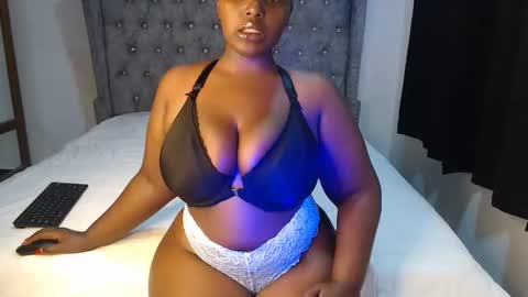 Snapshot of sexychocco_ chatting on October 21, 4:24 am sexychocco online show from October 21, 4:24 am