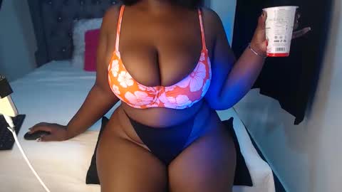 Snapshot of sexychocco_ chatting on November 16, 10:32 am sexychocco online show from November 16, 10:32 am