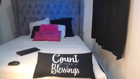 Snapshot of sexychocco_ chatting on November 18, 3:56 am sexychocco online show from November 18, 3:56 am